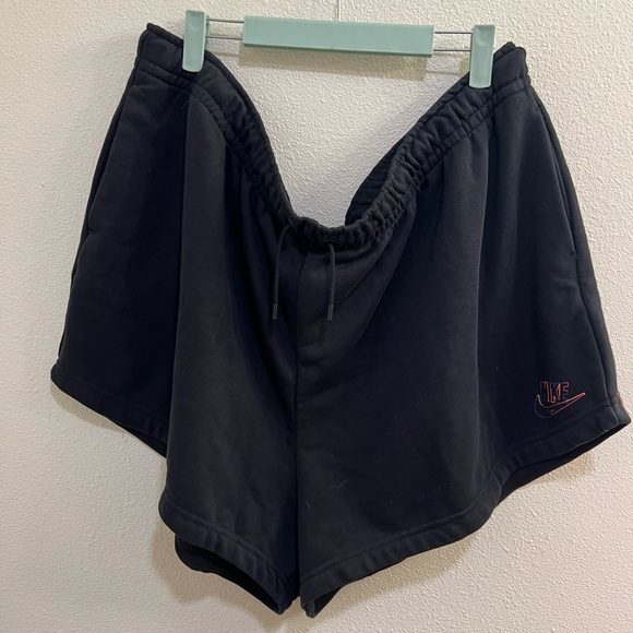 NWT Nike Sportswear Women's Plus Size 3X Essential Futura French Terry Shorts - Picture 2 of 6